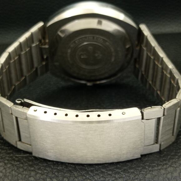 Vintage 1974 Ricoh Automatic Mens Silver Watch W/daydate & Blue accents - Picture 2 of 8